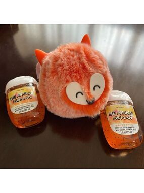 Bath & Body Works Fox Pocketbac Holder Hand Sanitizer Set